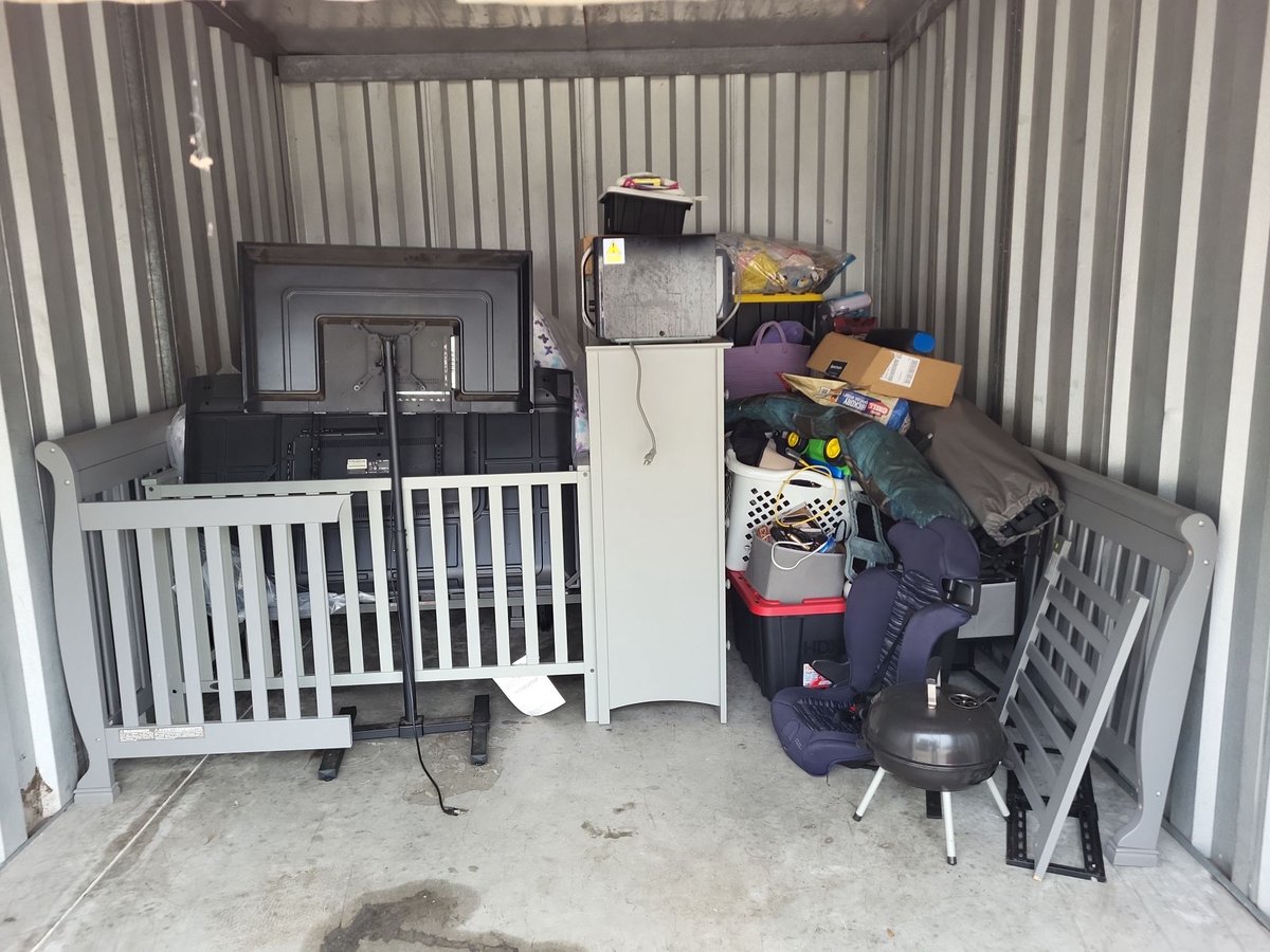 10 x 15 storage unit in Orlando, FL