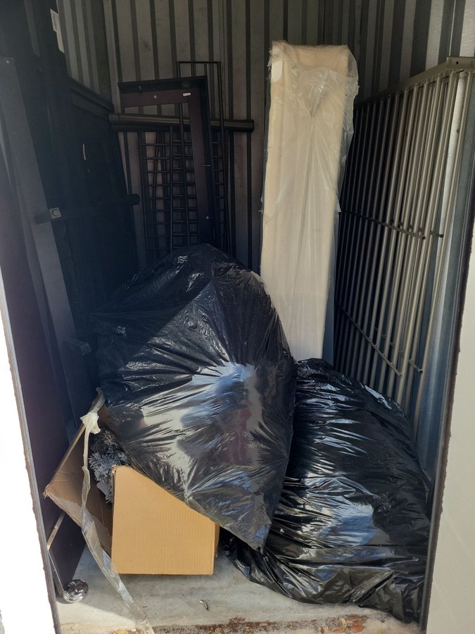 5 x 10 storage unit in Orlando, FL