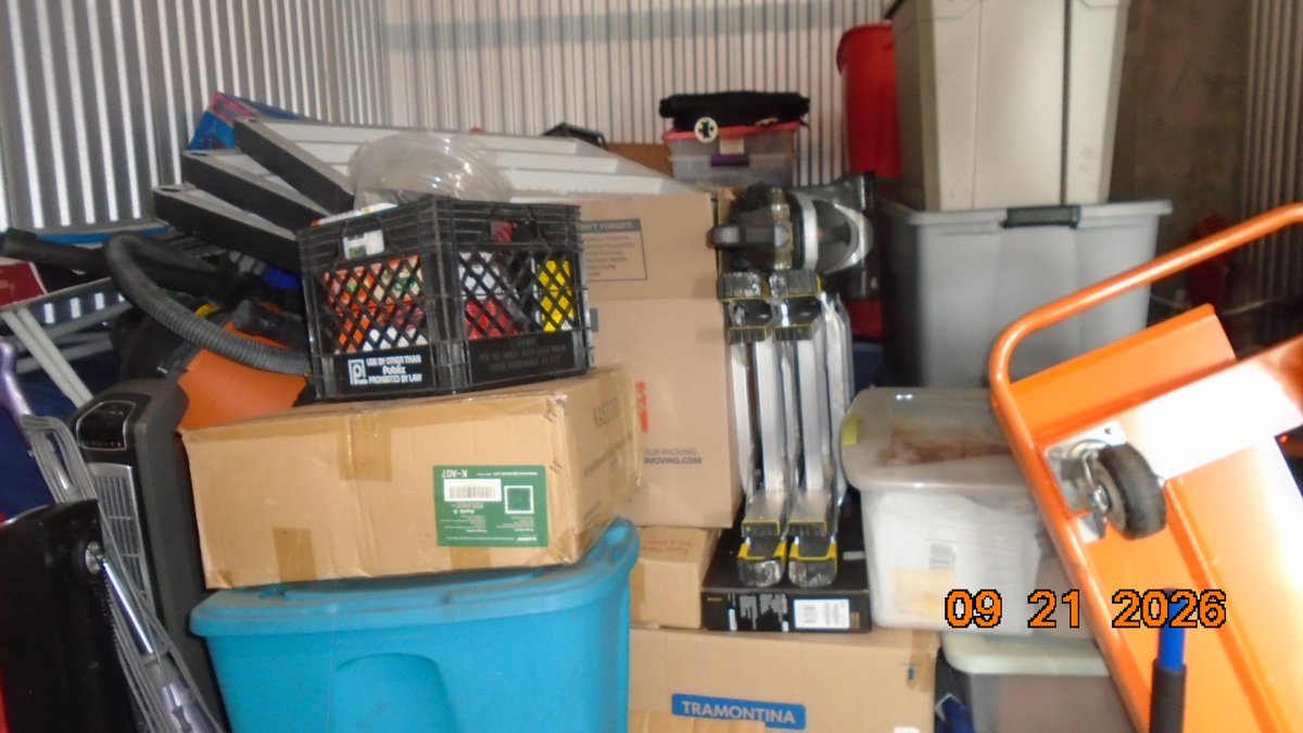 10 x 10 storage unit in Miami, FL