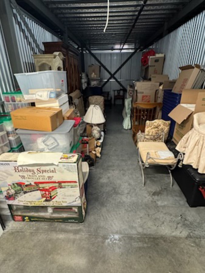 10 x 25 storage unit in Pittsburgh, PA