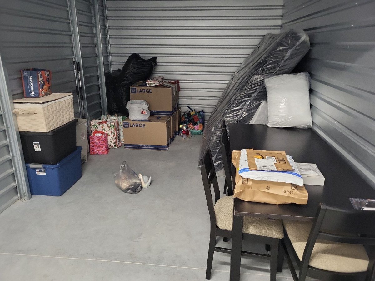 10 x 15 storage unit in Winter Haven, FL