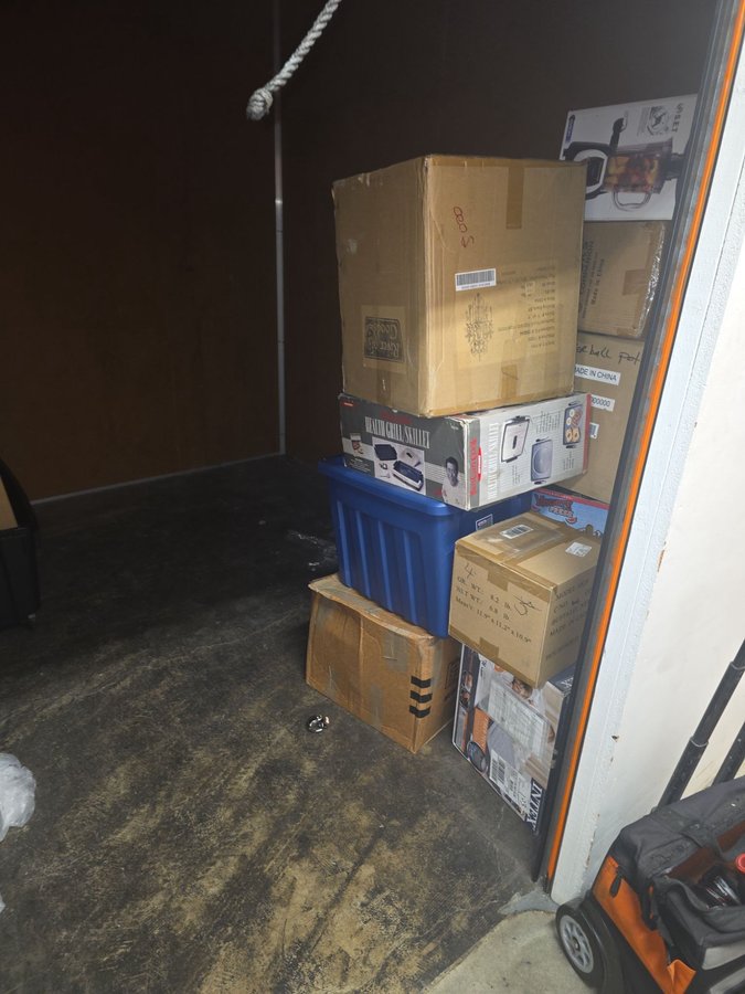 10 x 10 storage unit in San Francisco, CA