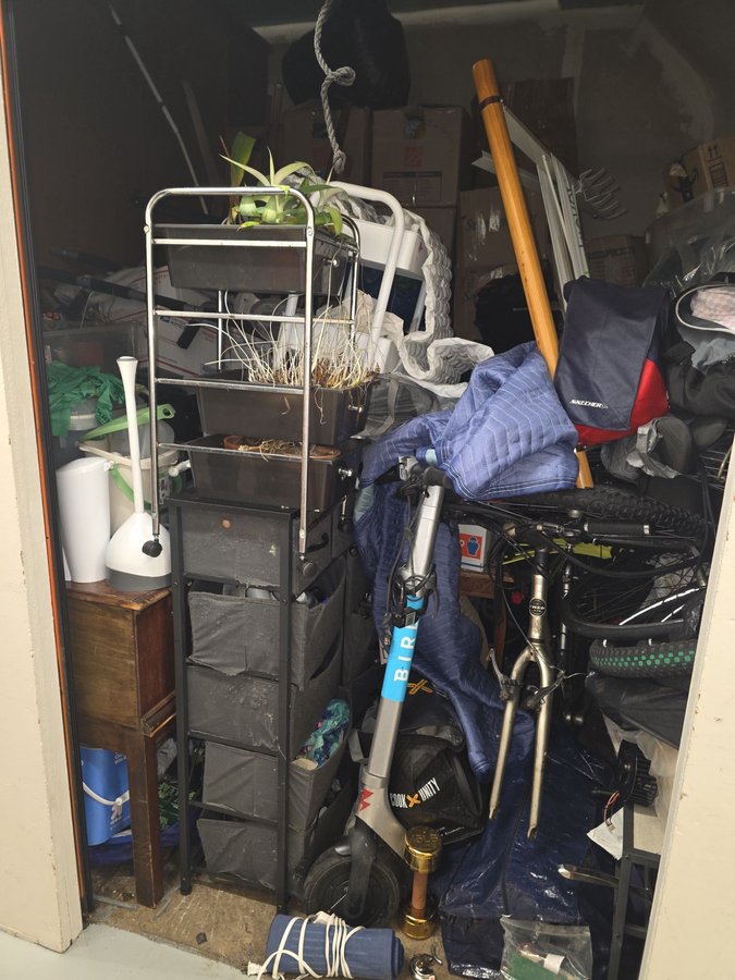 10 x 10 storage unit in San Francisco, CA