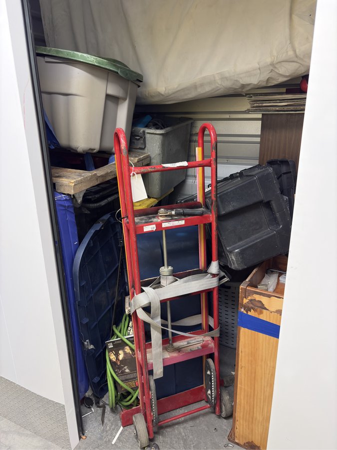 5 x 10 storage unit in Henderson, NV