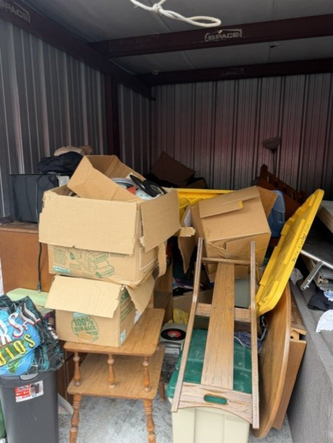 10 x 15 storage unit in Bristol, CT