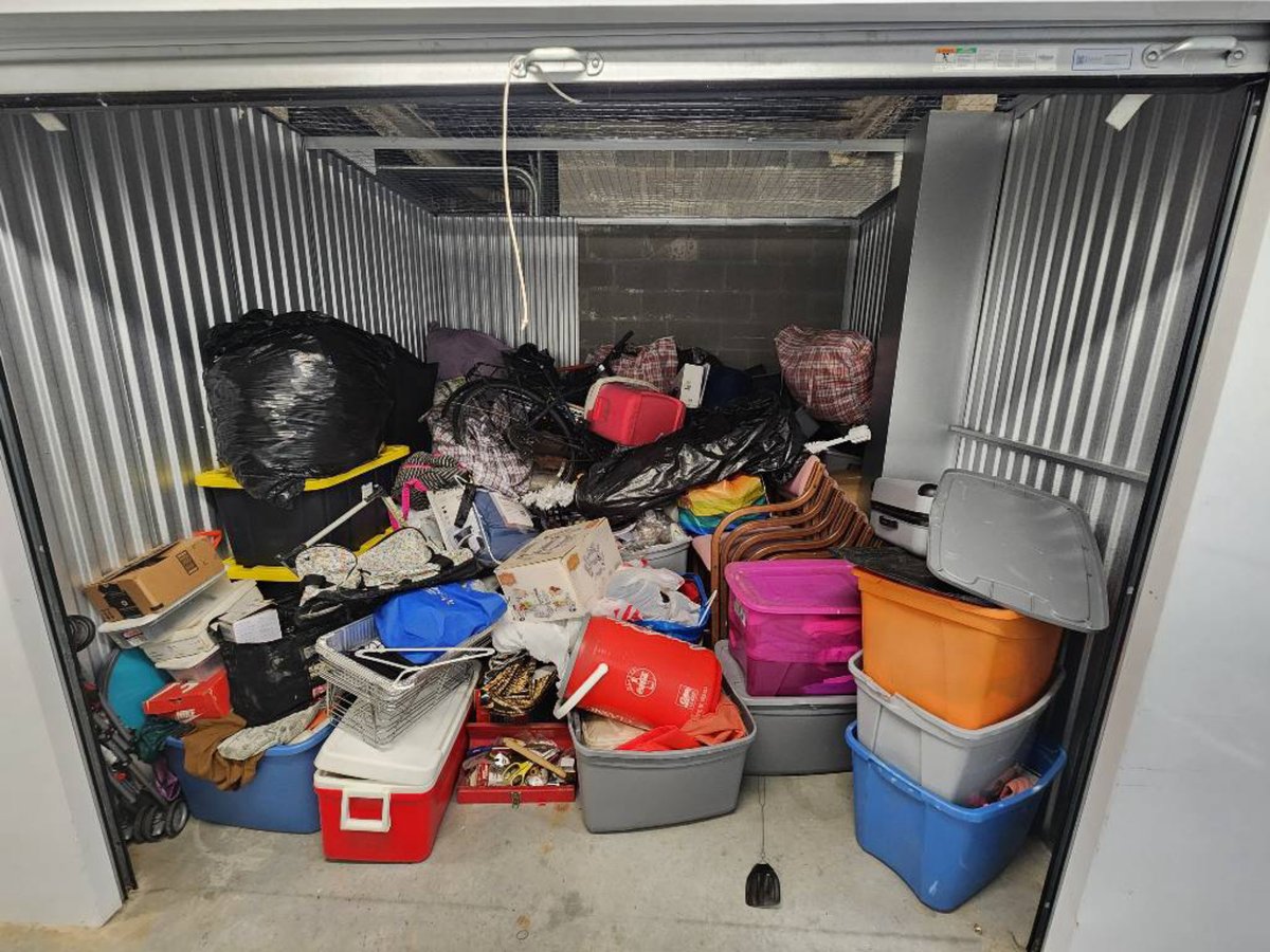 10 x 10 storage unit in Washington, DC