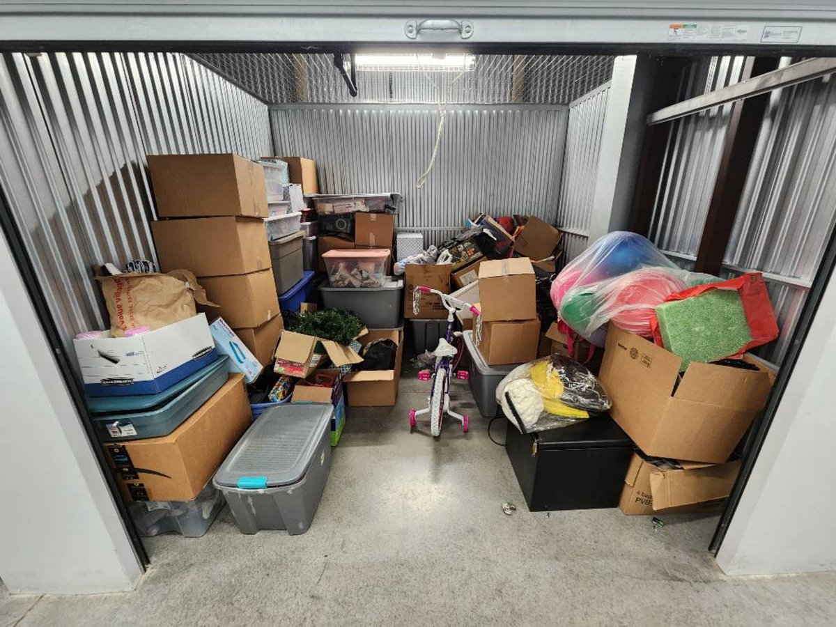 10 x 10 storage unit in Washington, DC