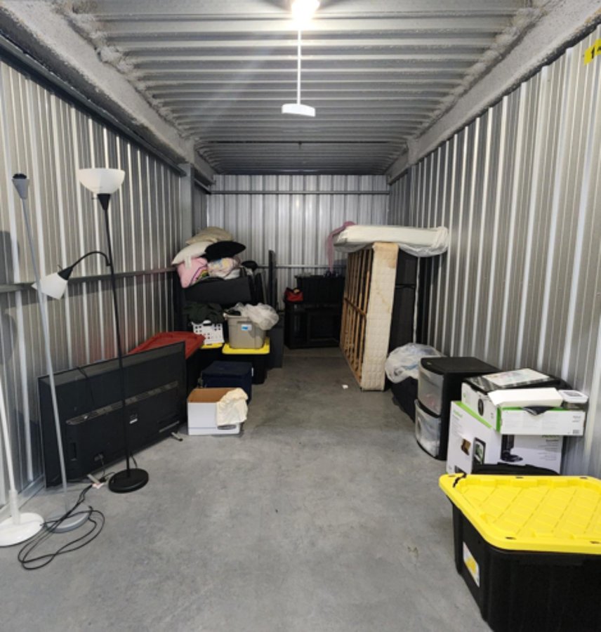 10 x 20 storage unit in Maple Grove, MN