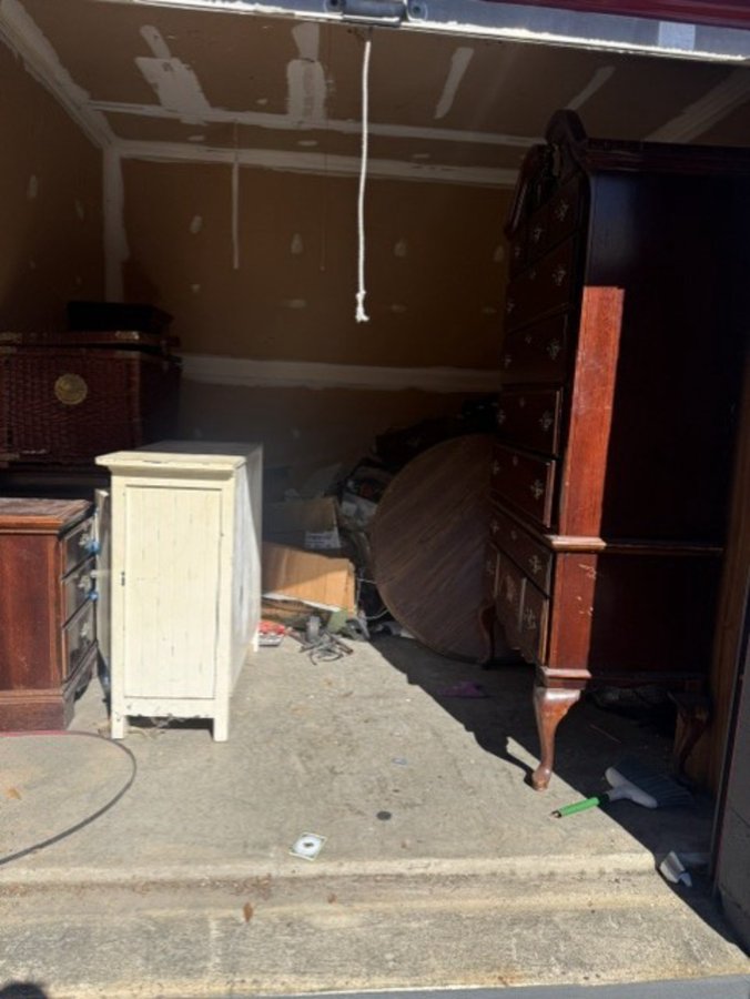 10 x 10 storage unit in Belmont, NC