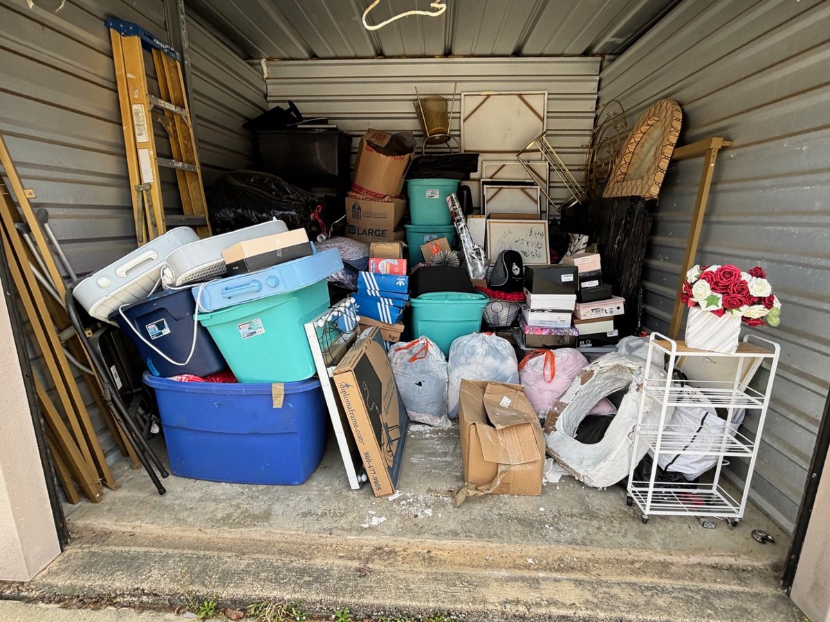 10 x 10 storage unit in Waldorf, MD