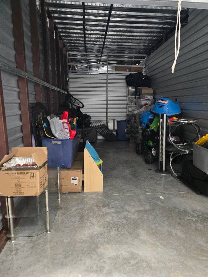 10 x 20 storage unit in Brandon, FL