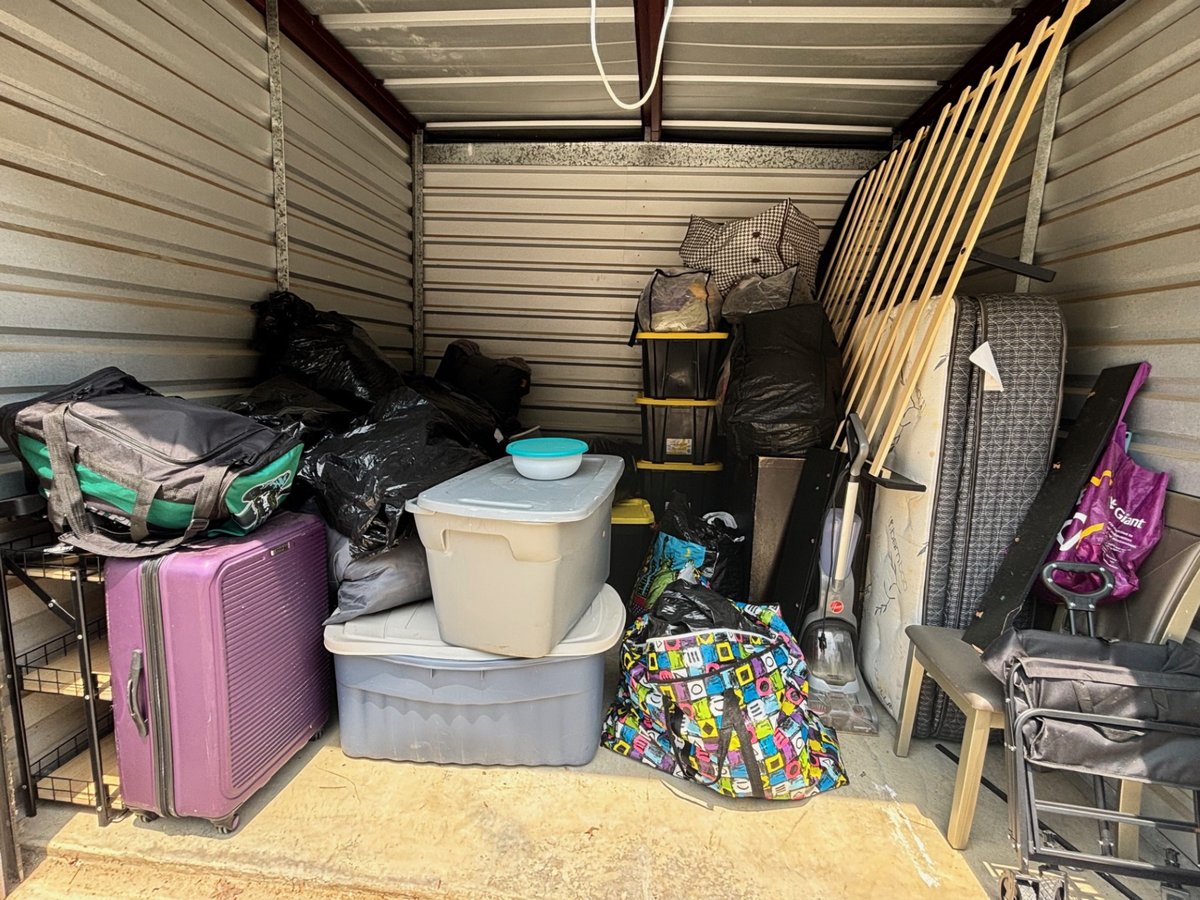 10 x 10 storage unit in Waldorf, MD