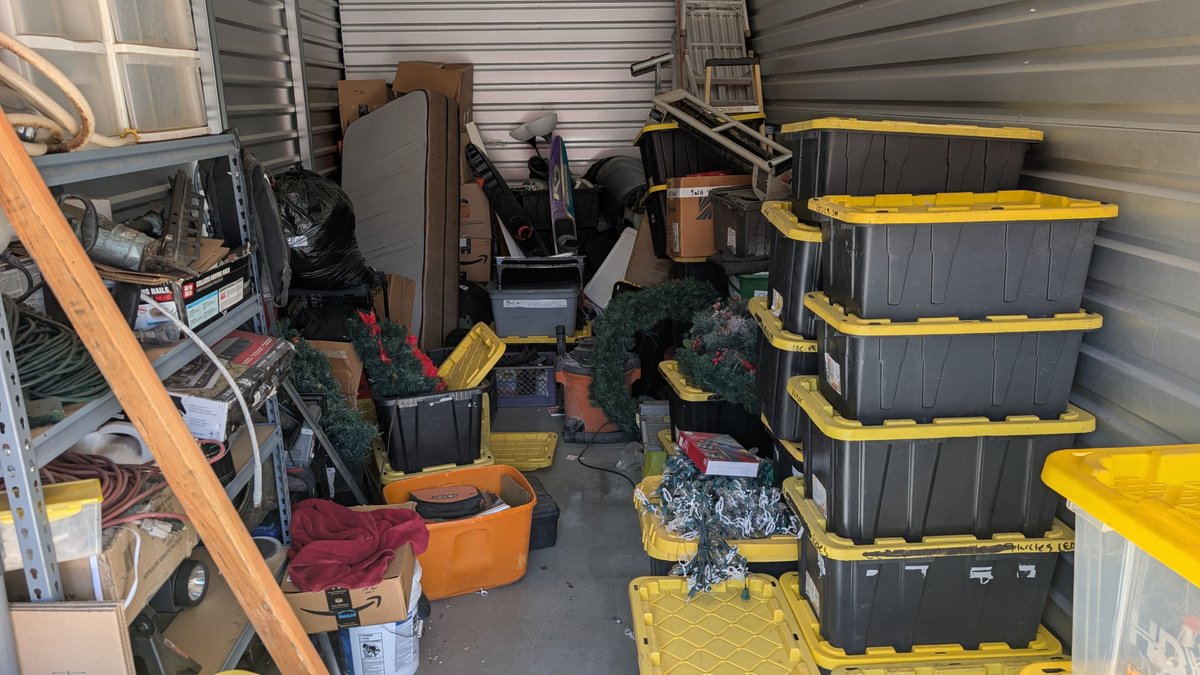 10 x 25 storage unit in Wildomar, CA