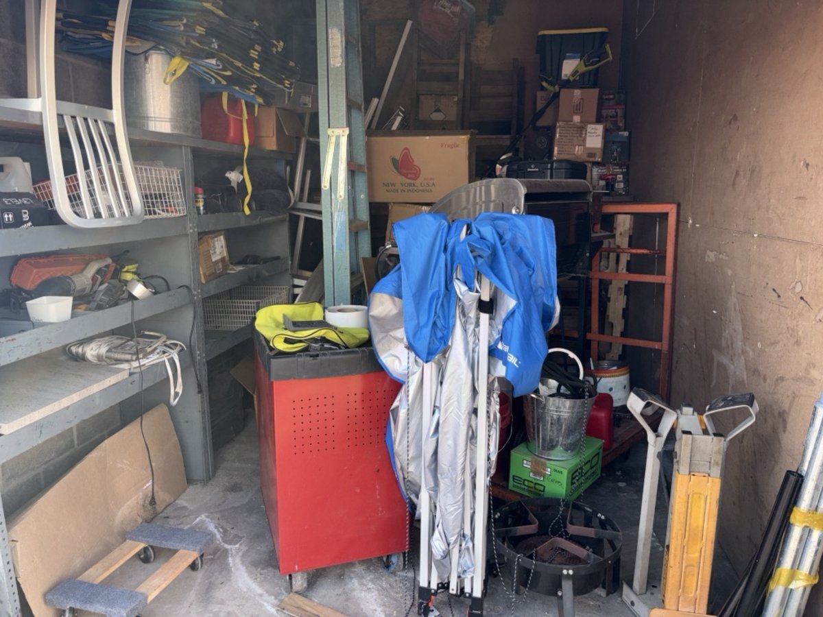 10 x 15 storage unit in Dallas, TX