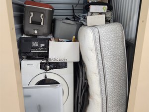 10 x 10 unit in San Antonio