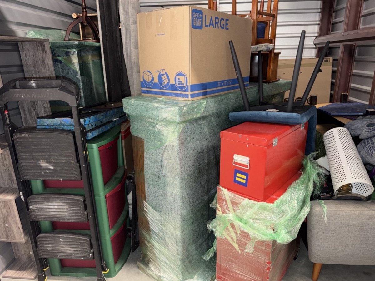 10 x 10 storage unit in Alexandria, VA