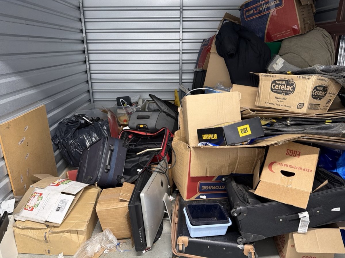 10 x 10 storage unit in Alexandria, VA