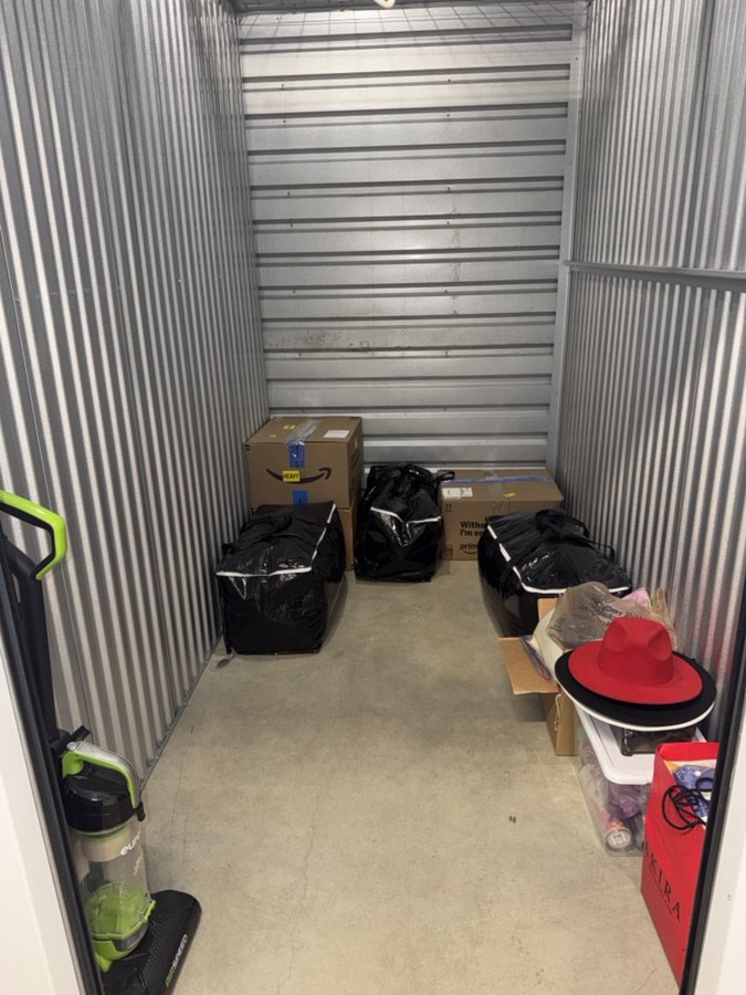 5 x 10 storage unit in Alexandria, VA