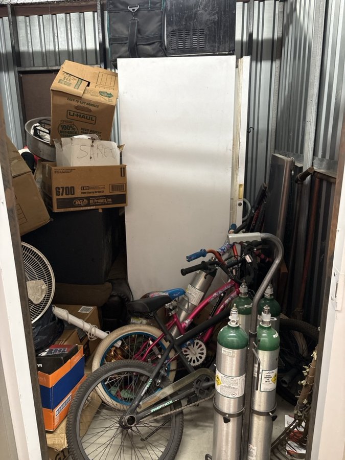 10 x 10 storage unit in Dallas, TX