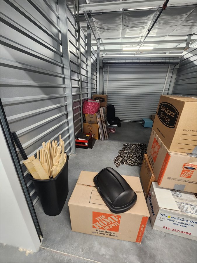 10 x 16 storage unit in Huntsville, AL