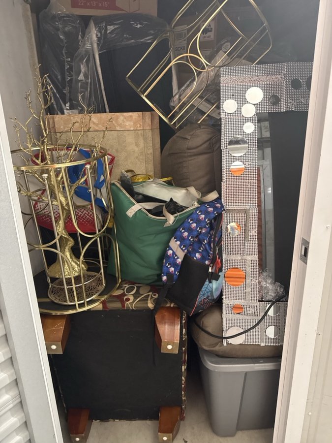 5 x 10 storage unit in Dallas, TX