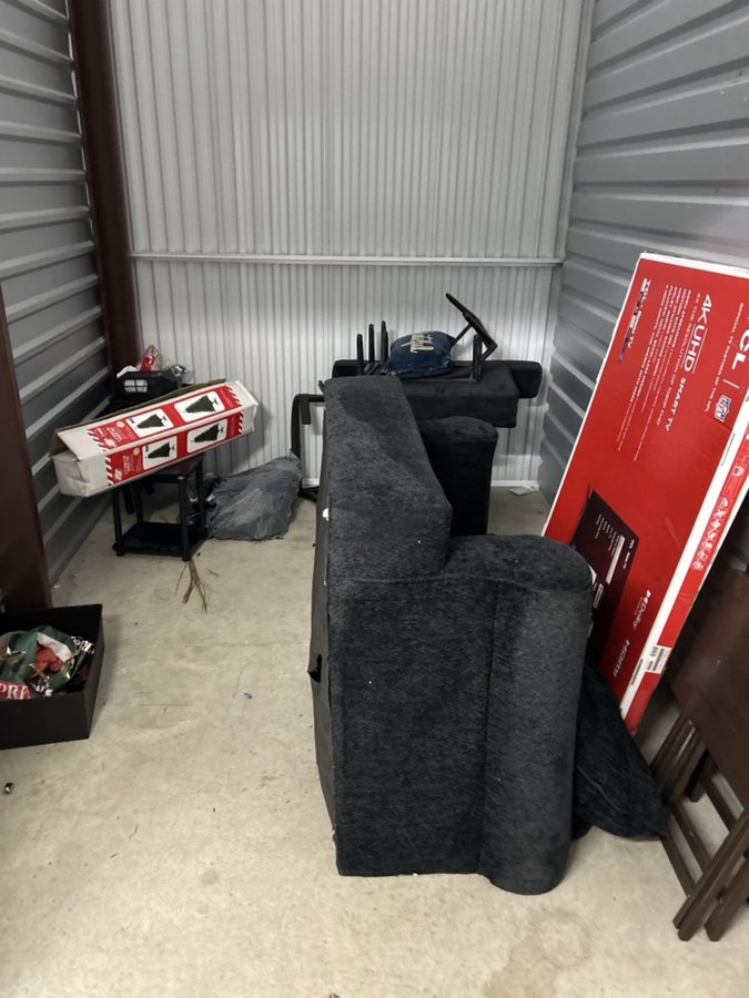 7 x 10 storage unit in Grand Prairie, TX