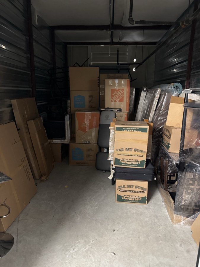10 x 20 storage unit in Dallas, TX