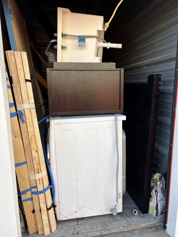 5 x 10 storage unit in Dallas, TX