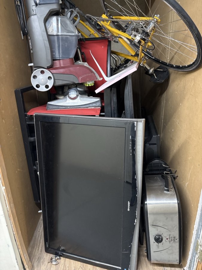 4 x 7 storage unit in Irving, TX