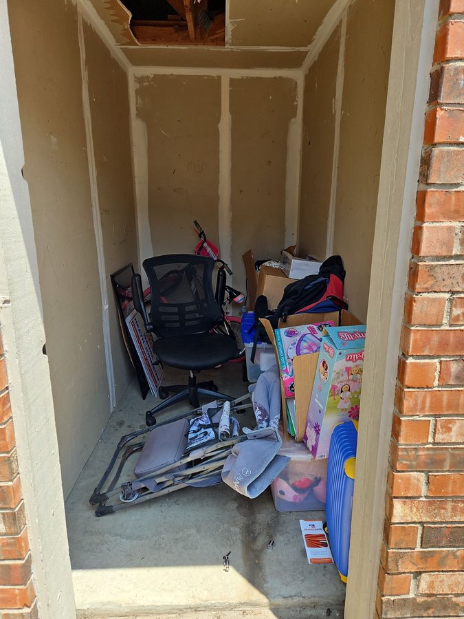 5 x 10 storage unit in Irving, TX