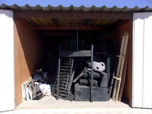 10 x 15 storage unit in Bakersfield, CA