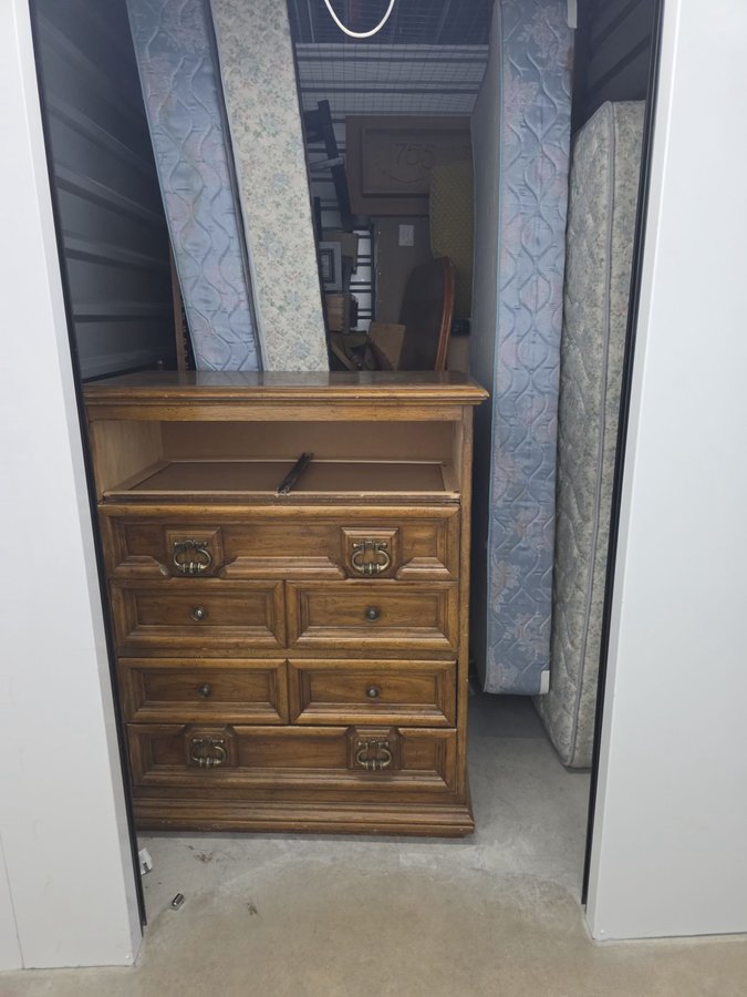5 x 10 storage unit in Garland, TX