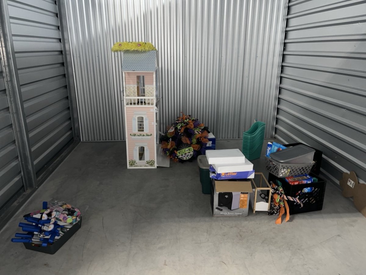 10 x 10 storage unit in Allen, TX