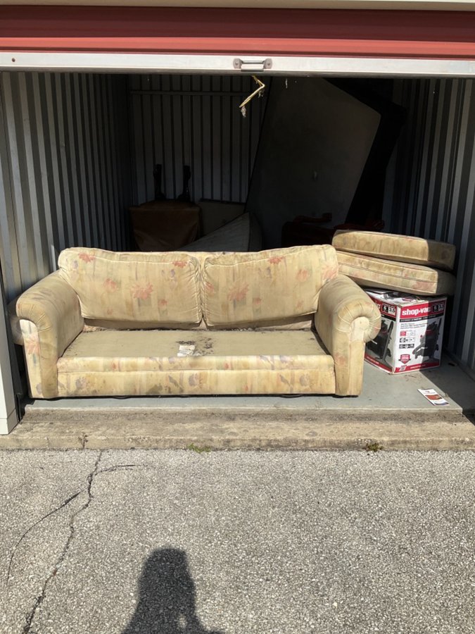 10 x 15 storage unit in Louisville, KY