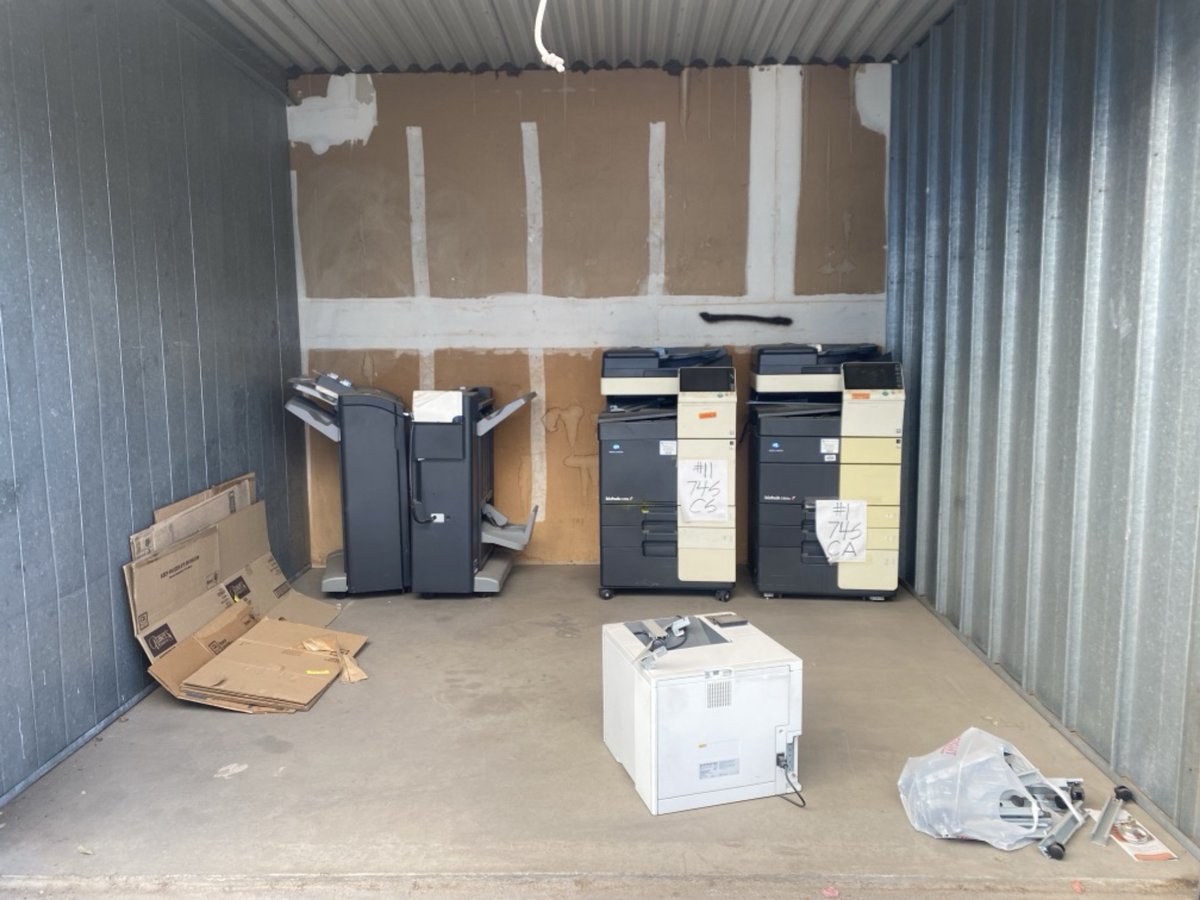 10 x 10 storage unit in Glendale, AZ
