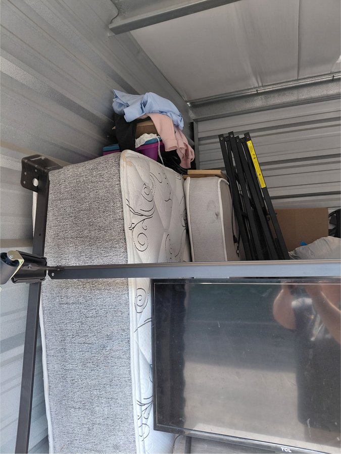 10 x 10 storage unit in Omaha, NE
