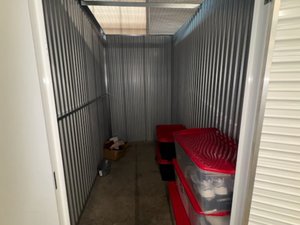 5 x 10 storage unit in Washington, DC