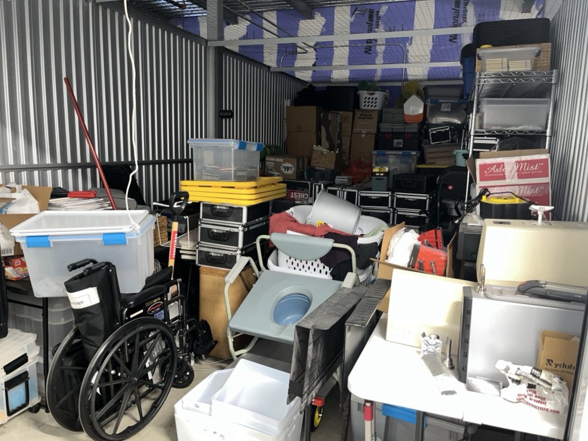 10 x 20 storage unit in Plano , TX