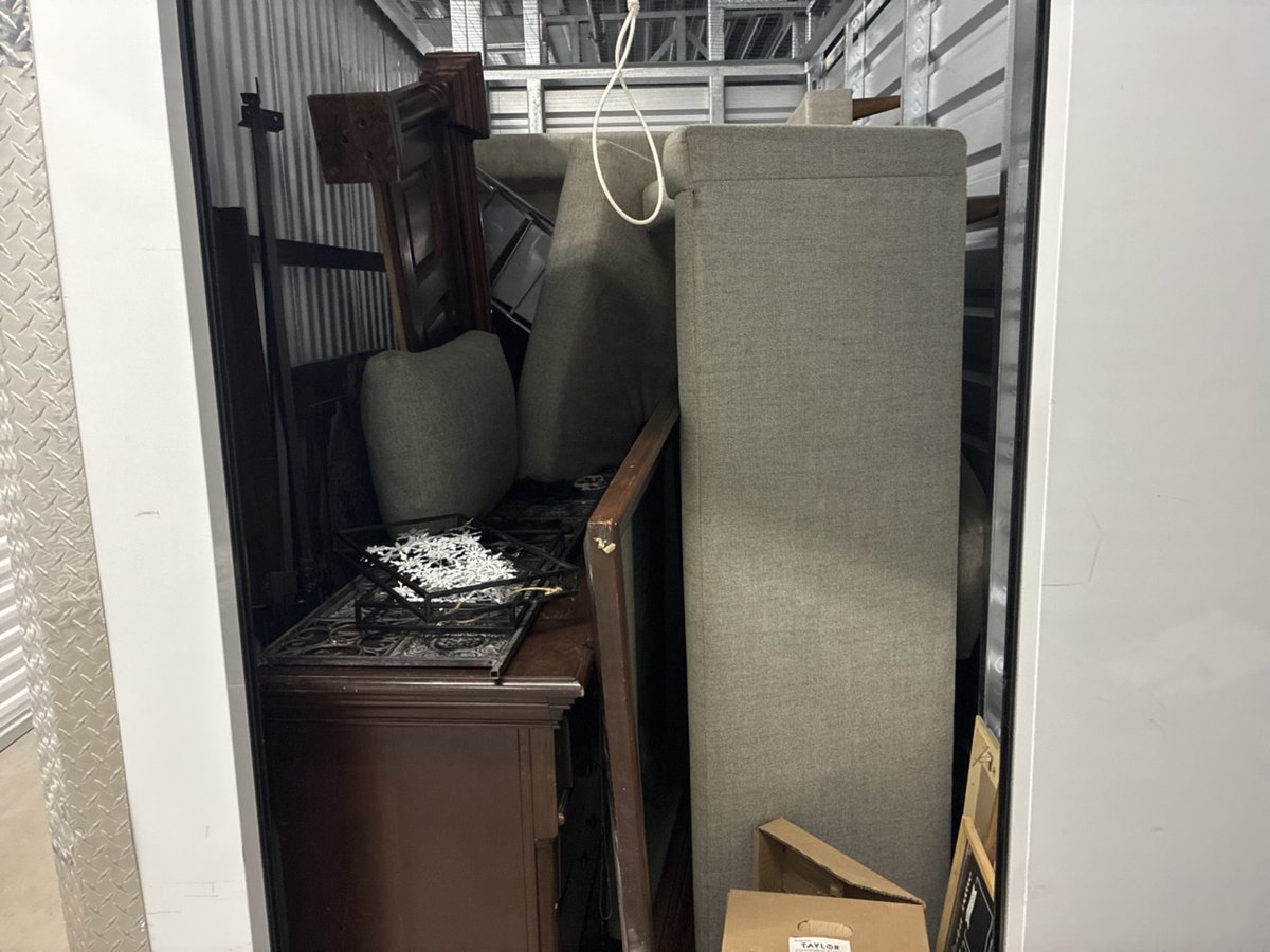 5 x 10 storage unit in Dallas, TX
