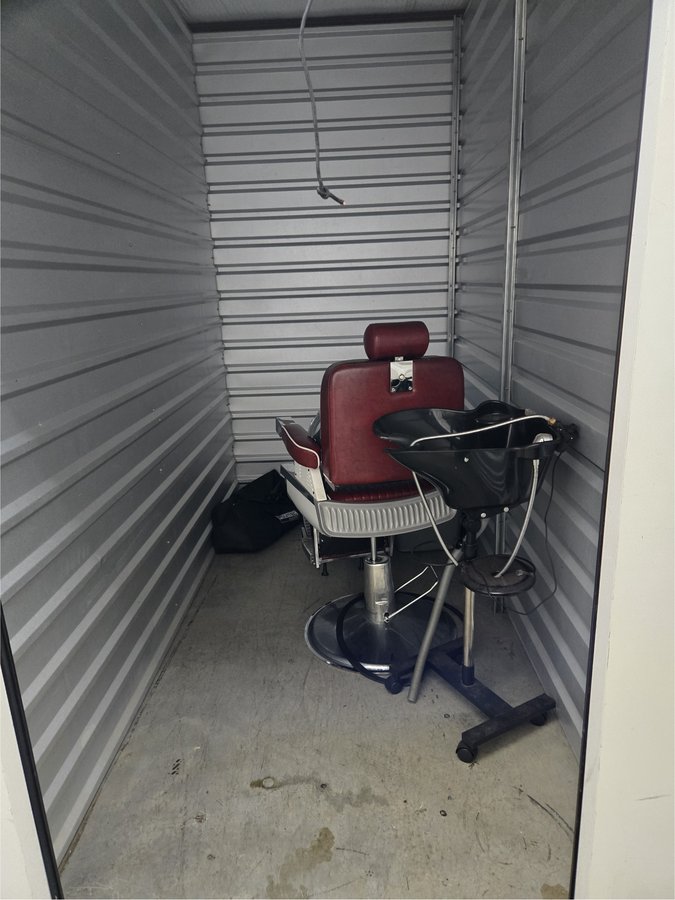 10 x 10 storage unit in Fayetteville, NC