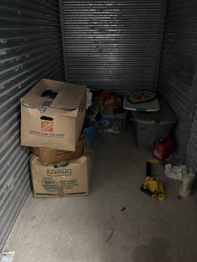 5 x 10 storage unit in Garland, TX