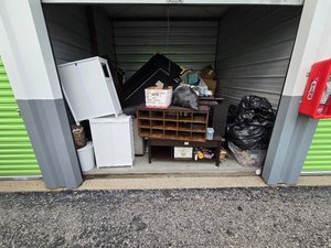 10 x 10 storage unit in Southgate, MI