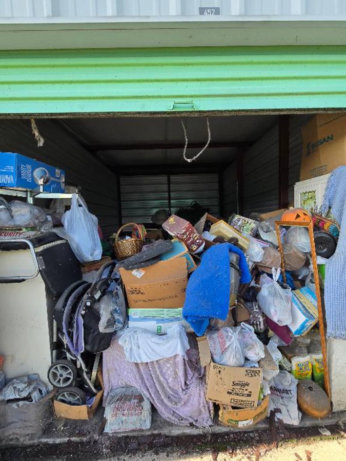 10 x 15 storage unit in Mt Clemens, MI