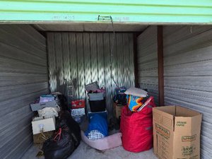 10 x 10 storage unit in Mt Clemens, MI