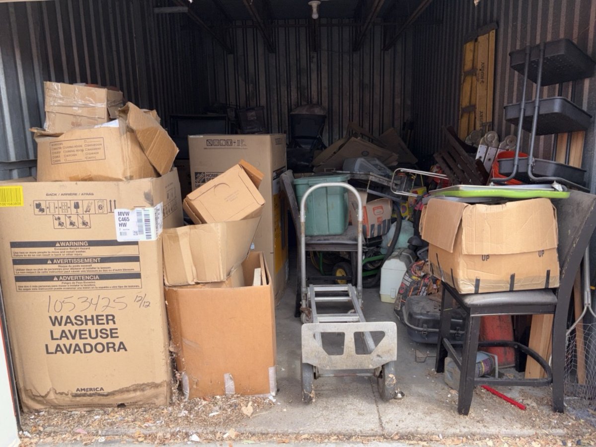 10 x 18 storage unit in Dallas, TX