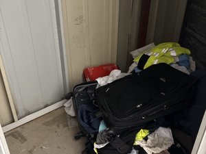 5 x 8 storage unit in Dallas, TX