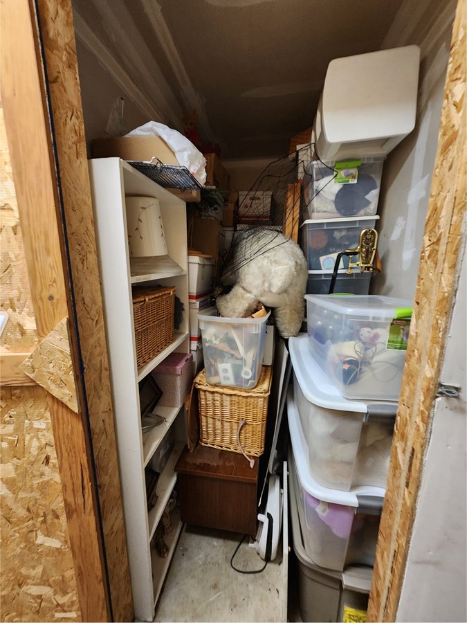4 x 8 storage unit in Chehalis, WA