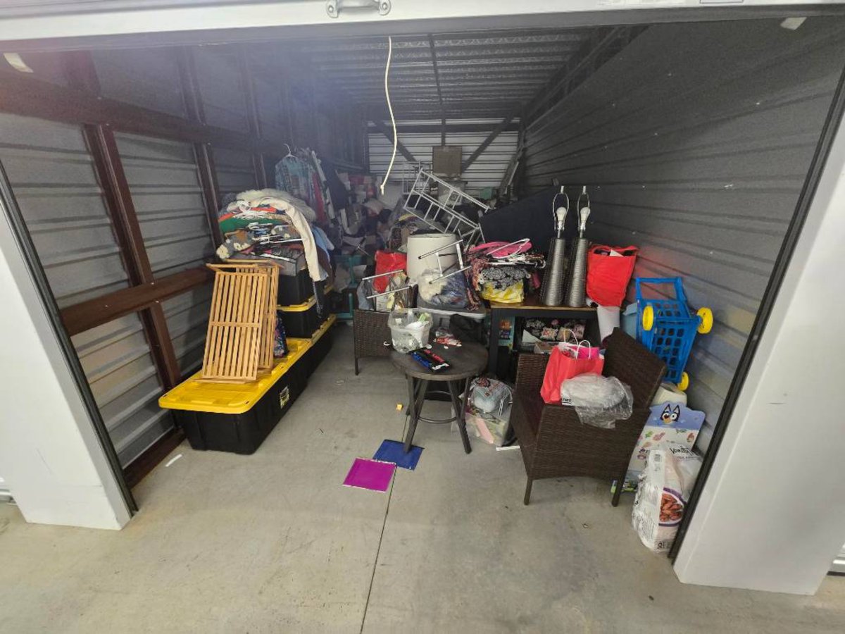 10 x 20 storage unit in Savannah, GA