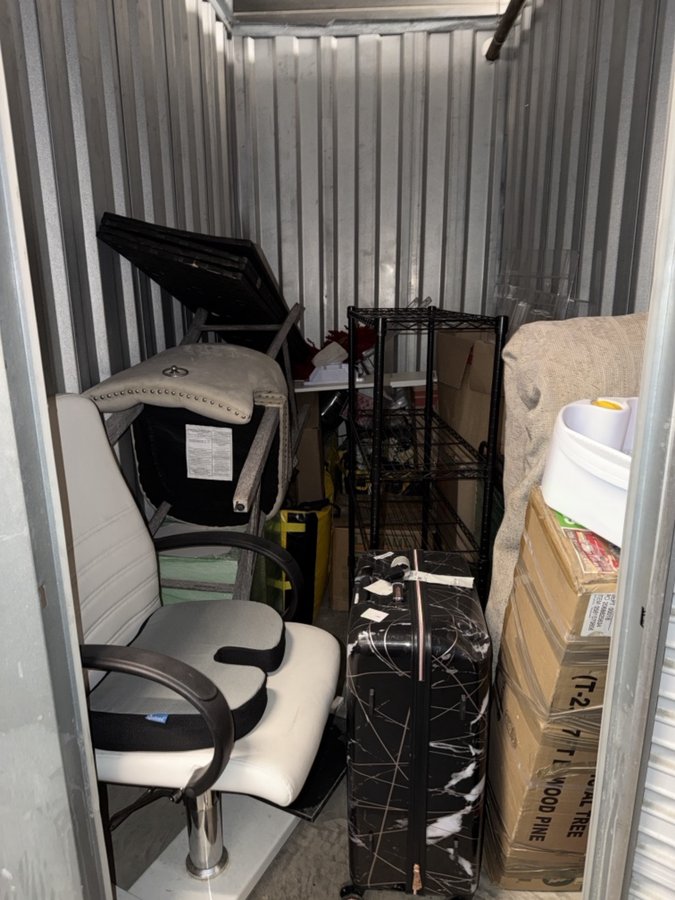 5 x 10 storage unit in Alexandria, VA