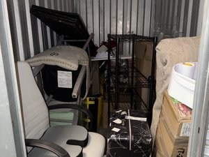 5 x 10 storage unit in Alexandria, VA